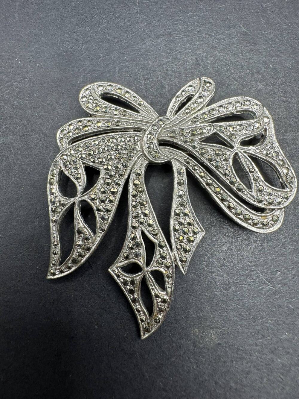 Vintage 925 Sterling Silver Marcasite Bow Pin Brooch Decorative Ribbon Jewelry